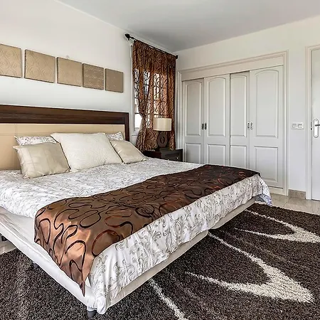 Townhouse Puerto Colon 40atl05 בית הארחה